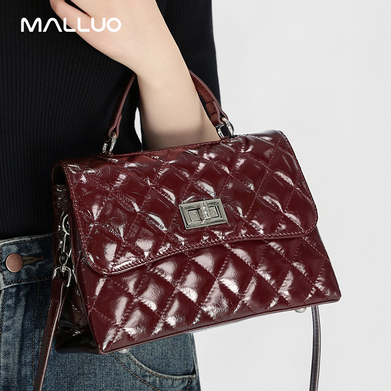 Sac à main matelassé en cuir v - Top Handle Patent Bag avis et prix