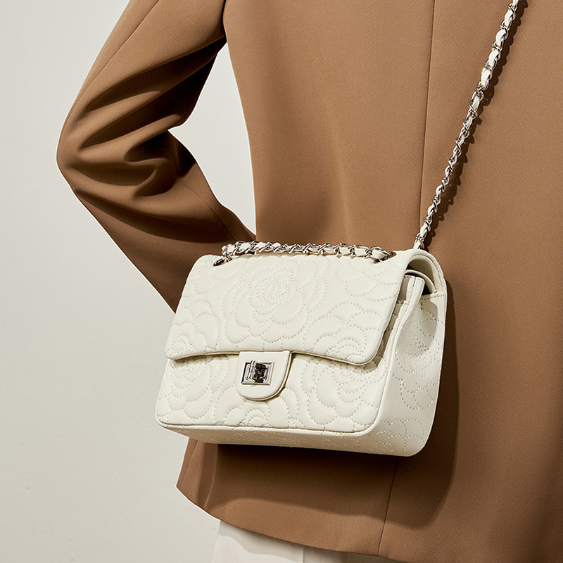 Sac à bandoulière en peau d'ag - Luxury Quilted Bags avis et prix